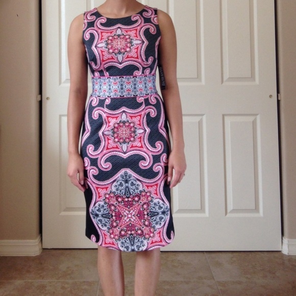 LIKE NEW Colorful Paisley Scuba Dress - Picture 6 of 7
